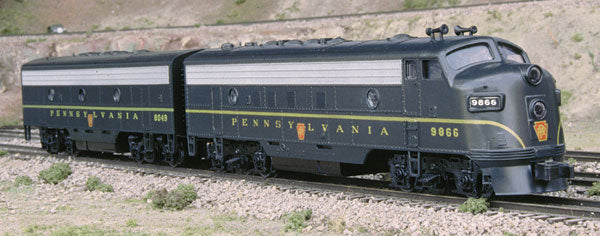 Pennsylvania (green) FP-7 AB set w- powered B